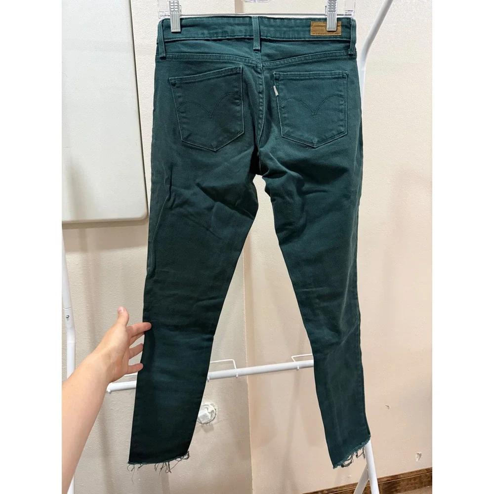 Levis levis 710